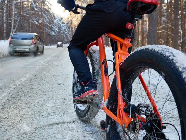 Зимнее катание на велосипеде