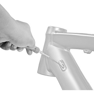 Устройство для протягивания тросиков и оплеток SuperB TB-IR20 внутри рам - фото